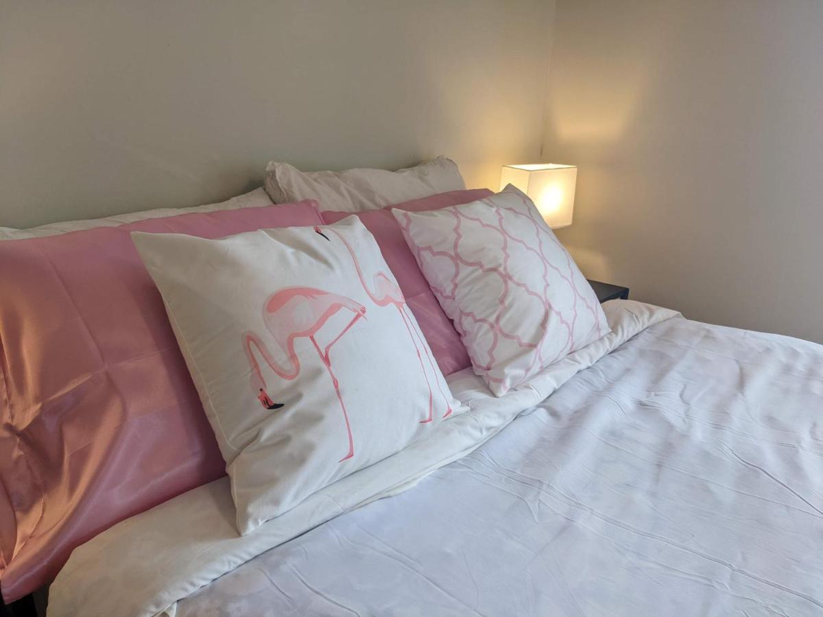 Pink Flamingo Hotel Wolfville Luaran gambar